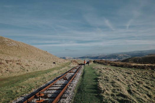 Útočník z vlaku v Británii obviněn z 11 pokusů o vraždu