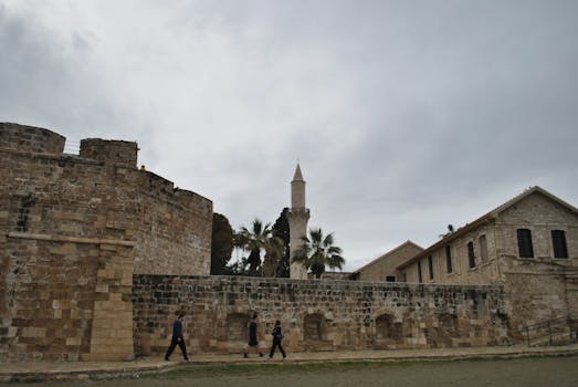 Izrael Staví Obrannou Zeď u Libanonu: Důsledky pro Region